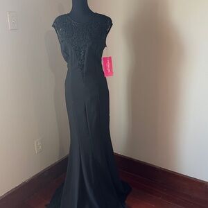 PromGirl Elegant Black Lace Dress